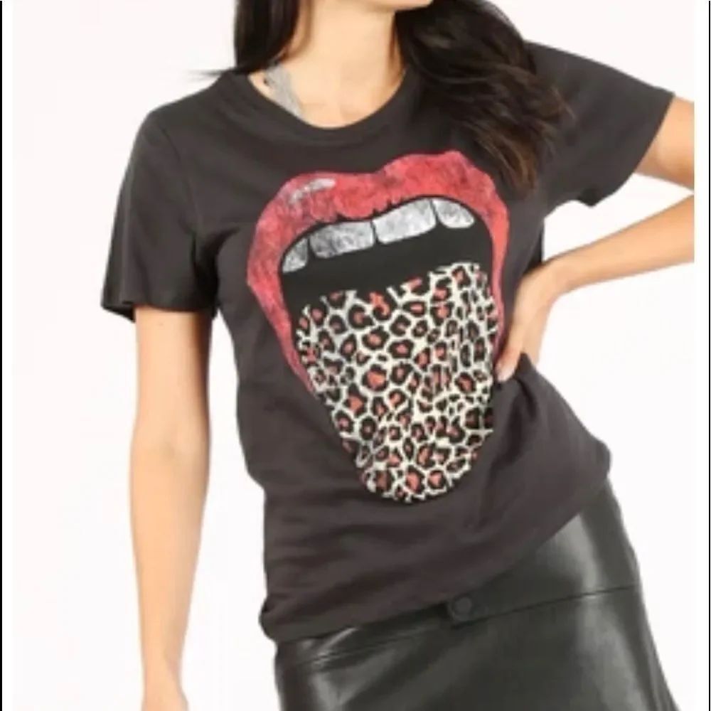 Prince Peter Collection black leopard tongue short sleeved graphic T shirt